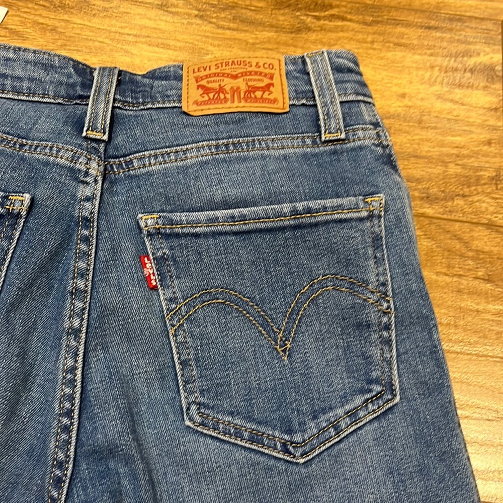 Levi’s 721 high rise skinny ankle button front jeans - Picture 16 of 16